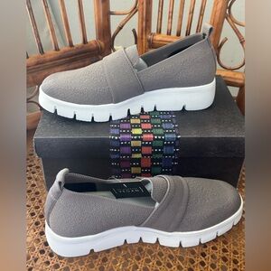 Berni Mev Women's, Larini Slip-On Sneaker size 38 or US 7